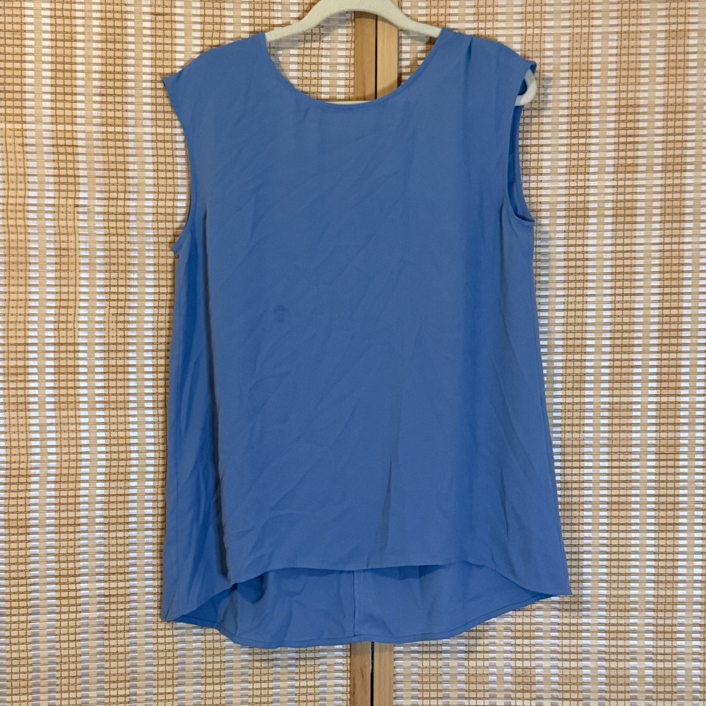 Halogen Blue V-Back Sleeveless Blouse  Cornflower Blue Medium Office Luxury